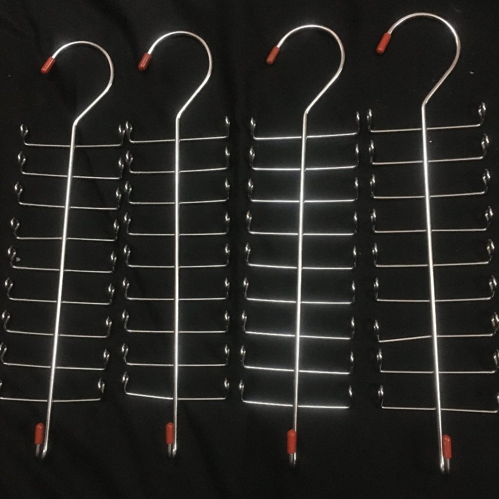 Set of 4 Strong Metal closet organizing hangers for belts, ties or scarves